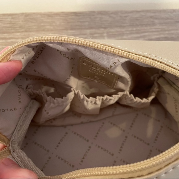 NWOT Bulgari zippered makeup bag - Picture 6 of 7
